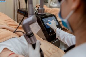 Điều trị sẹo lồi bằng công nghệ Laser Mixel