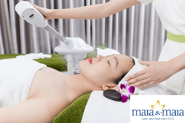 Hình ảnh : Xông hơi & Hút bít tắc điều trị da dầu tại PK Maia&Maia Chăm sóc da