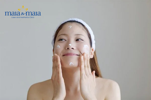 Dưỡng ẩm cho da dầu bằng một loại kem thẩm thấu nhanh Dưỡng ẩm cho da dầu bằng một loại kem thẩm thấu nhanh