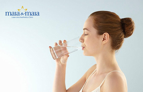 Bạn cần bổ sung nước cho cơ thể đủ độ ẩm bên trong Bạn cần bổ sung nước cho cơ thể đủ độ ẩm bên trong