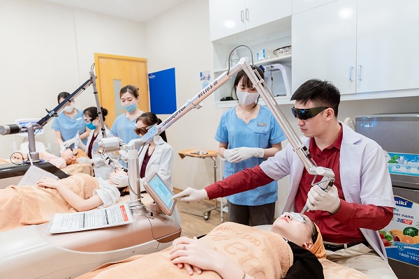 Làm sáng da bằng Laser cao cấp