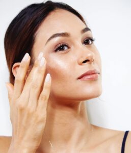 Sử dụng hydroquinone trong thời gian dài có thể gây ra sạm ra