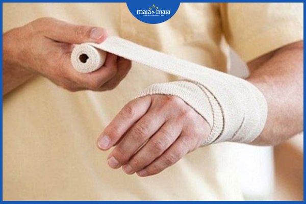 vết sẹo bị sưng