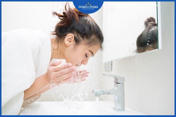 mụn trứng cá gây ngứa