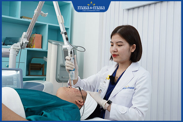 trị mụn maia